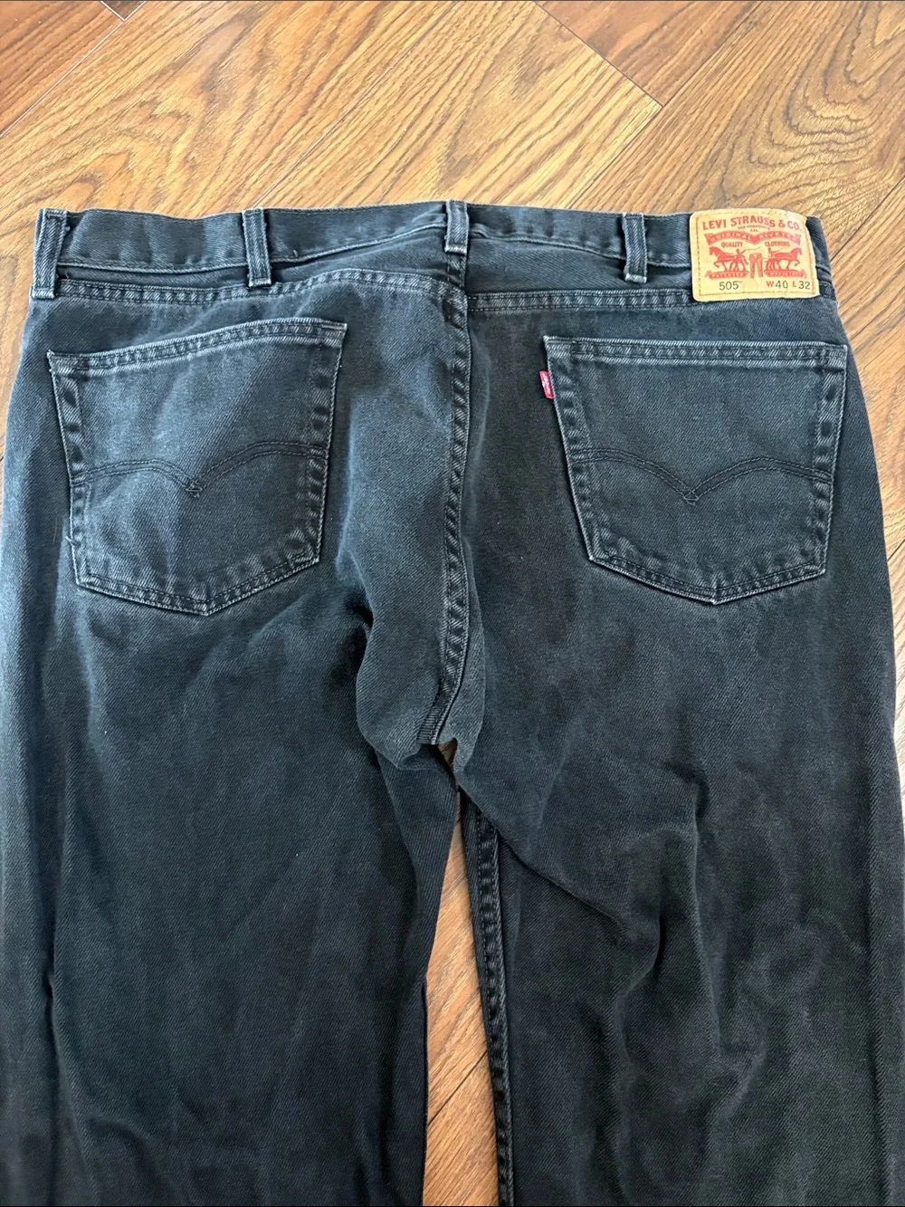 Men’s Levi's Black 505 Straight Jeans with Signature Patch